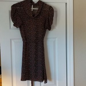 Cute cowl neck dress w/ dot pattern and sleeves